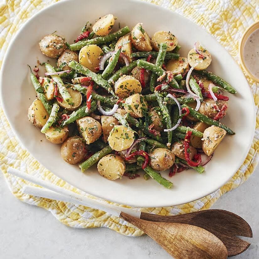 Salade de pommes de terre tièdes, sauce au thon
