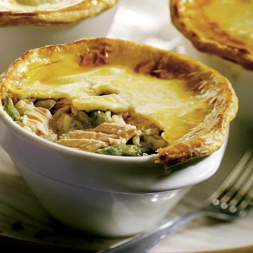 Petits pâtés au saumon, au riz et aux champignons