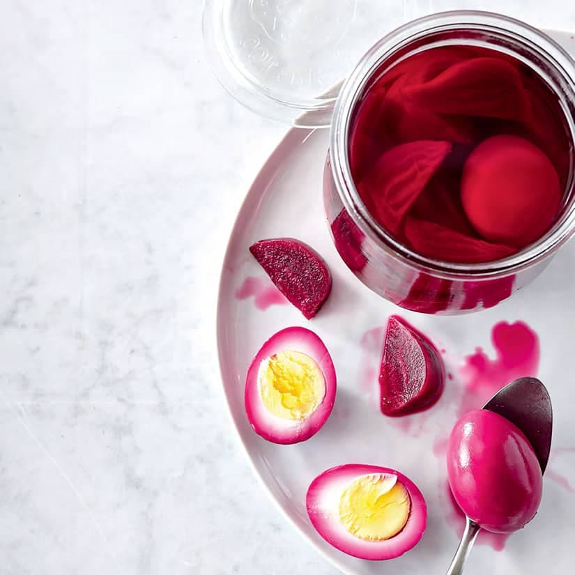 Oeufs marinés à la betterave