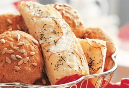 Focaccia aux pommes de terre et au romarin