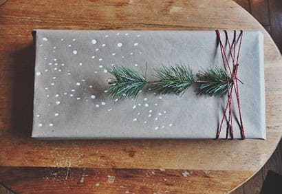 Noël: emballage cadeau original en papier kraft