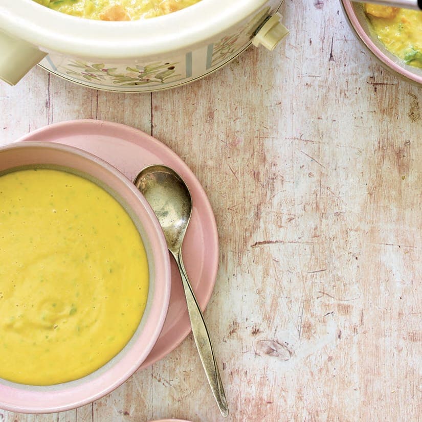 Soupe épicée à la patate douce et aux lentilles