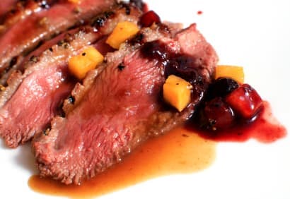 Magret poivré, canneberges miel