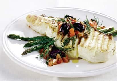 Flétan grillé, salsa tomates confites & asperges