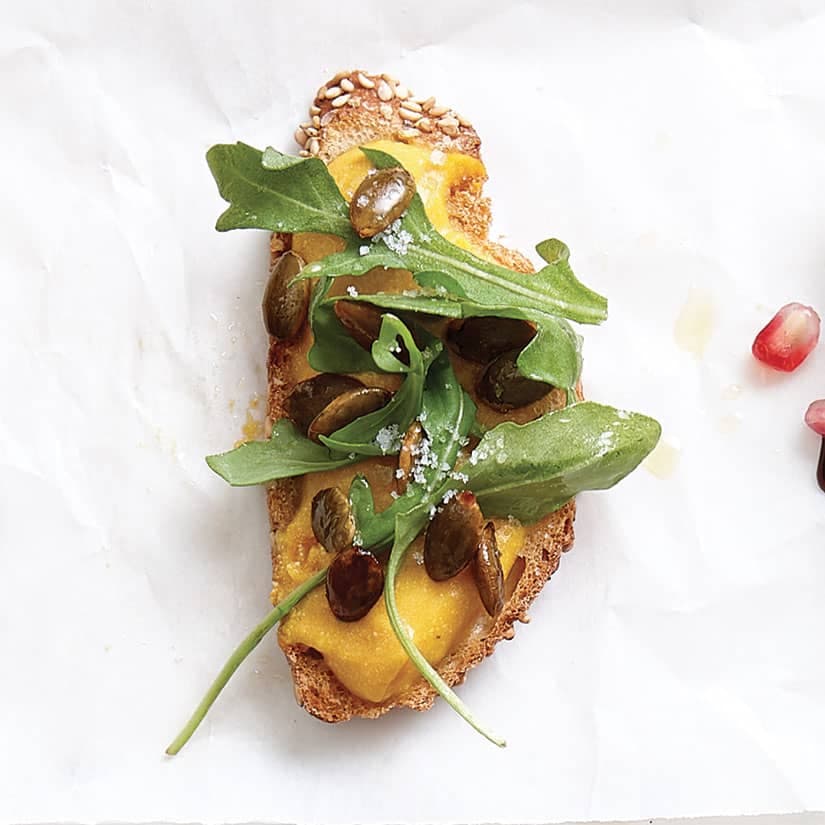 Canapés ricotta, citrouille et roquette