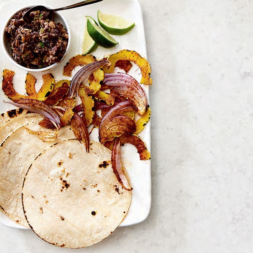 Tacos à la courge et aux haricots noirs
