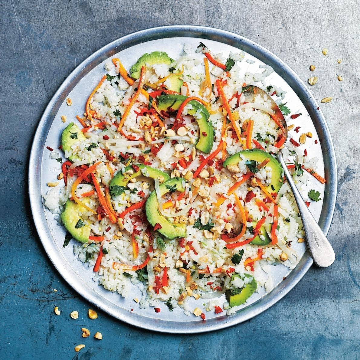 Salade de riz à la carotte et au daïkon marinés