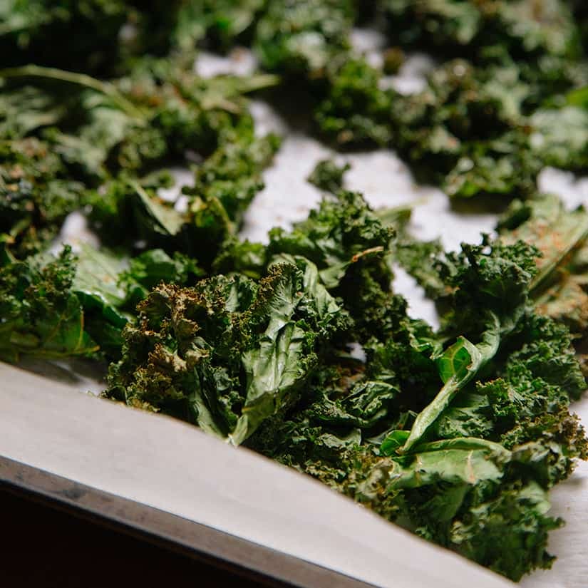 Chips de kale assaisonnées