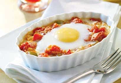 Oeufs à l'espagnole aux tomates et au chorizo