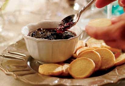 Sablés au cheddar et gelée de vin rouge