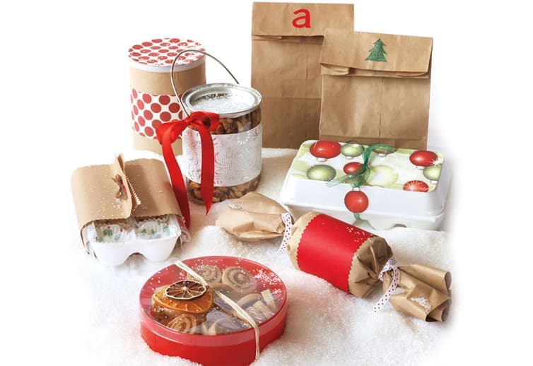 On bricole des emballages de Noël