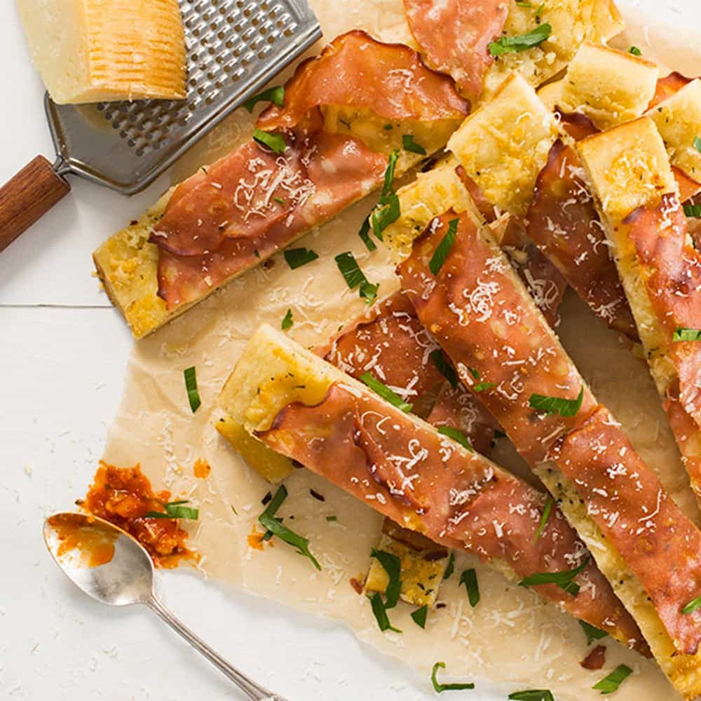 Gressins à la mortadelle et au pecorino