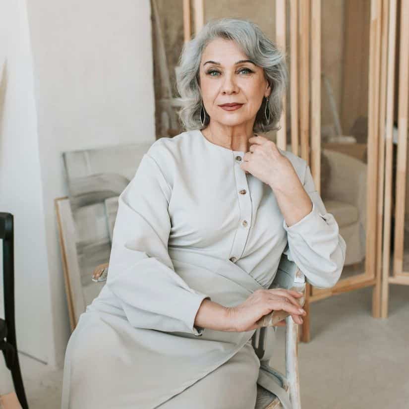 Cette coiffure qui vieillit après 60 ans