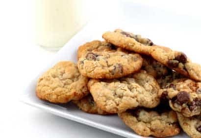 Biscuits gourmands : avoine, raisins et chocolat