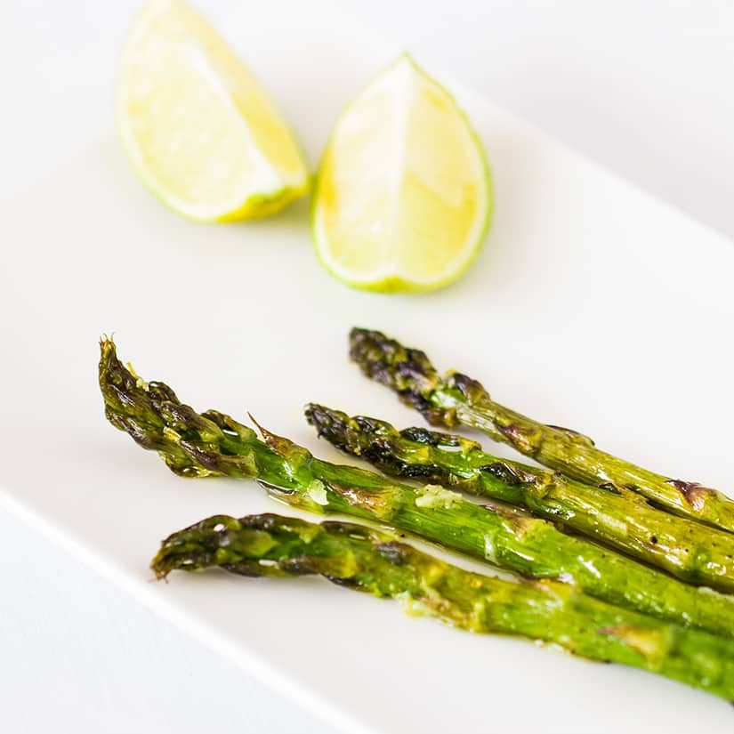Asperges et vinaigrette à la lime