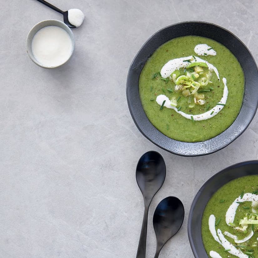 Potage aux poireaux et aux courgettes