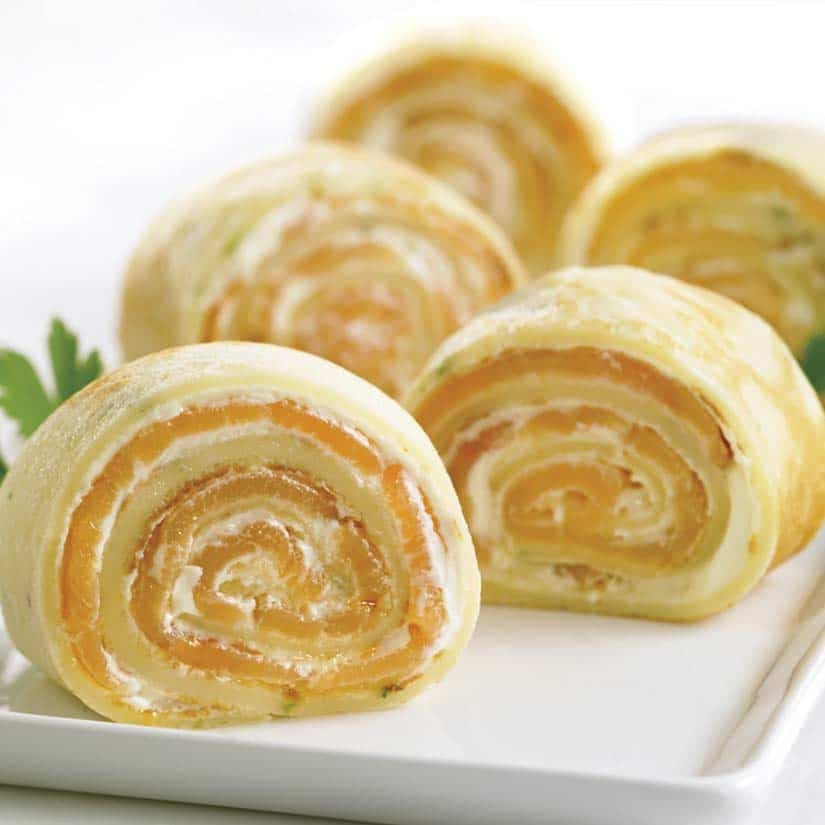 Roulés de crêpes saumon fumé et herbes