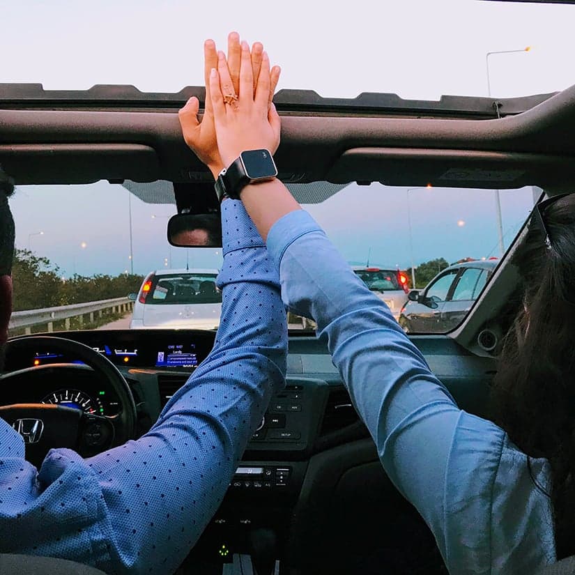 5 exercices de «car yoga» pour les voyages en aut