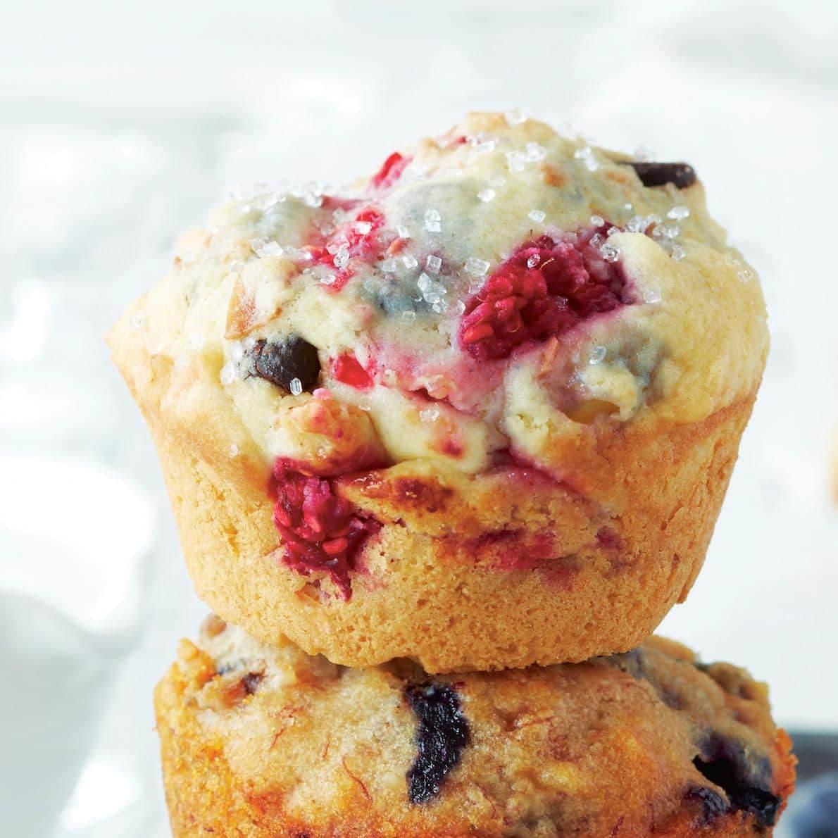 Muffins framboises, chocolat noir et noix de coco