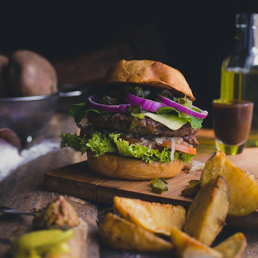 Hamburgers veau, oignons et fromage suisse
