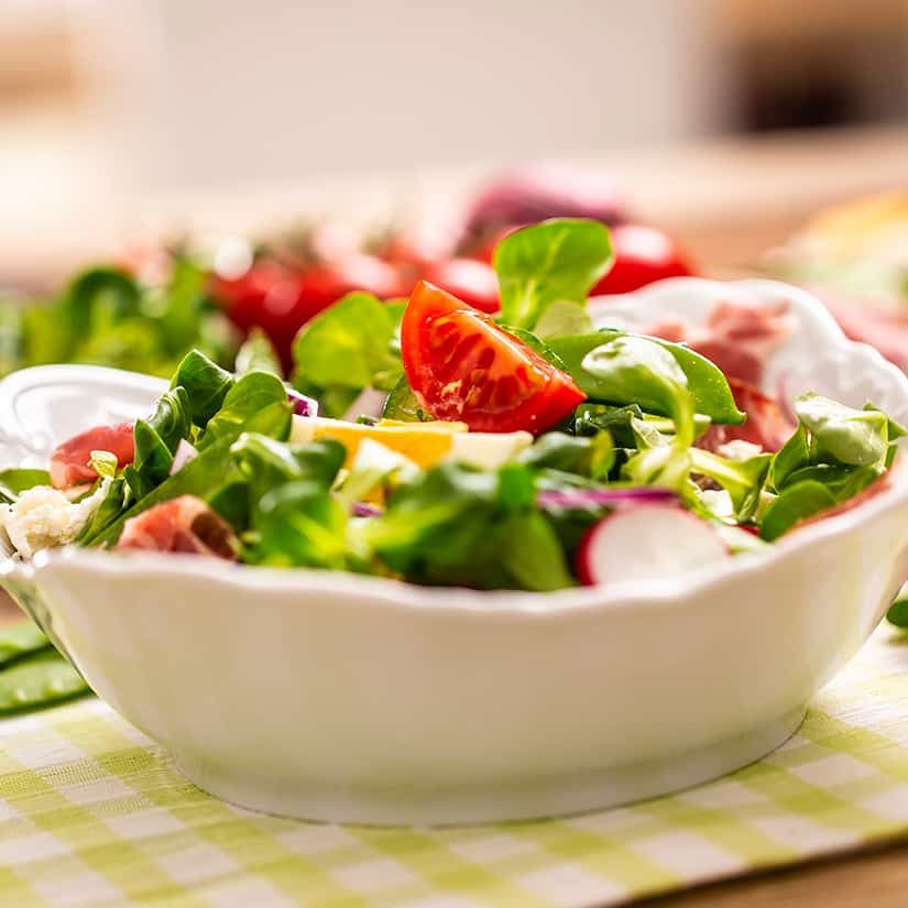 Salade de romaine crémeuse à l'aneth