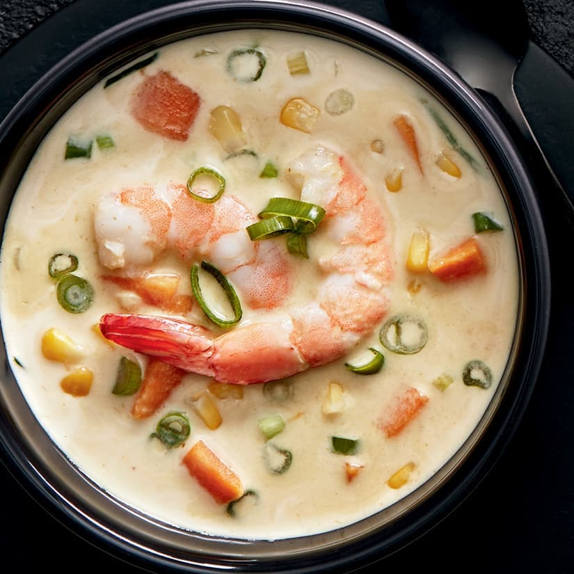 Soupe thaïe aux crevettes et à la noix de coco