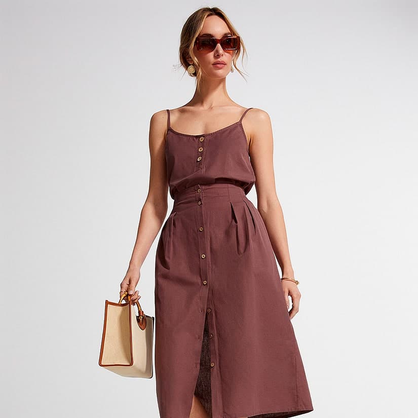 Cette jupe à motifs vole la vedette ce printemps