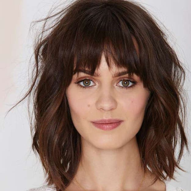 Trucs beauté: comment couper sa frange