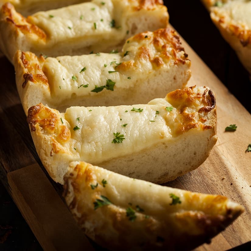 Pain à l’ail et au cheddar