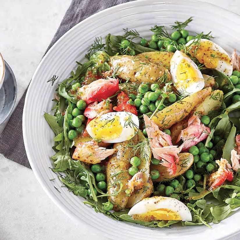 Salade tiède de pommes de terre et de saumon fumé