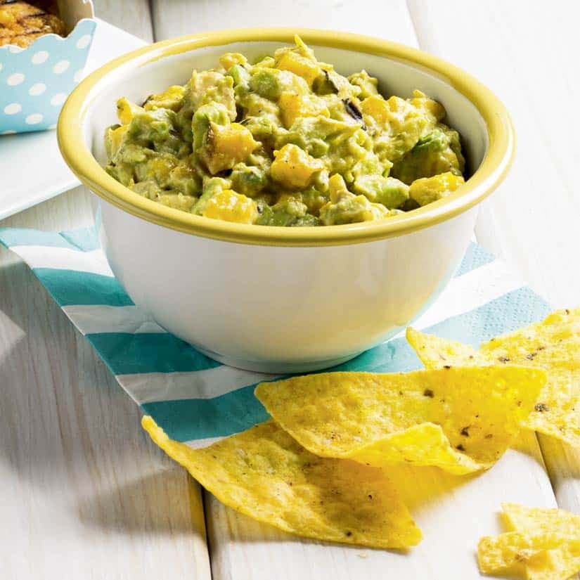 Guacamole à l'avocat et à la mangue grillés