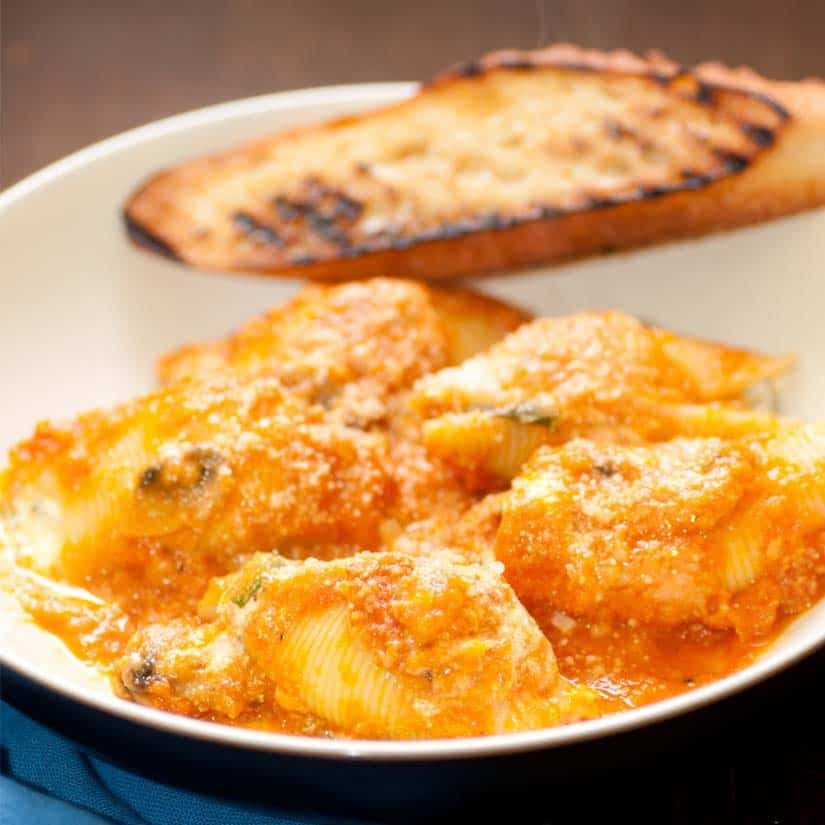 Coquilles farcies courge fromage, sauce tomate