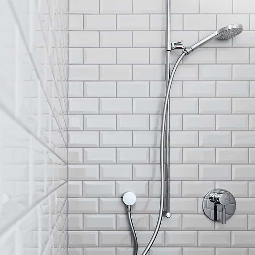 5 gestes à éviter sous la douche