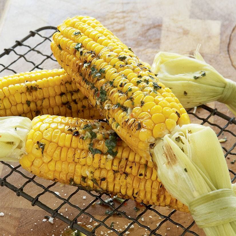 Épis de maïs grillés au parmesan