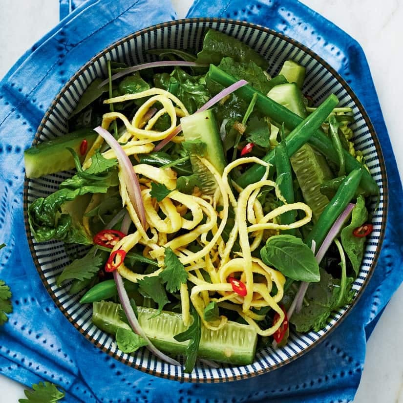 Salade thaïe à l’omelette