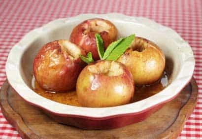 Pommes aux fruits séchés, cuites au four