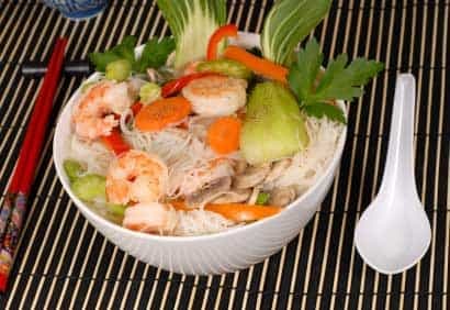 Soupe aux crevettes et aux nouilles à la thaïe