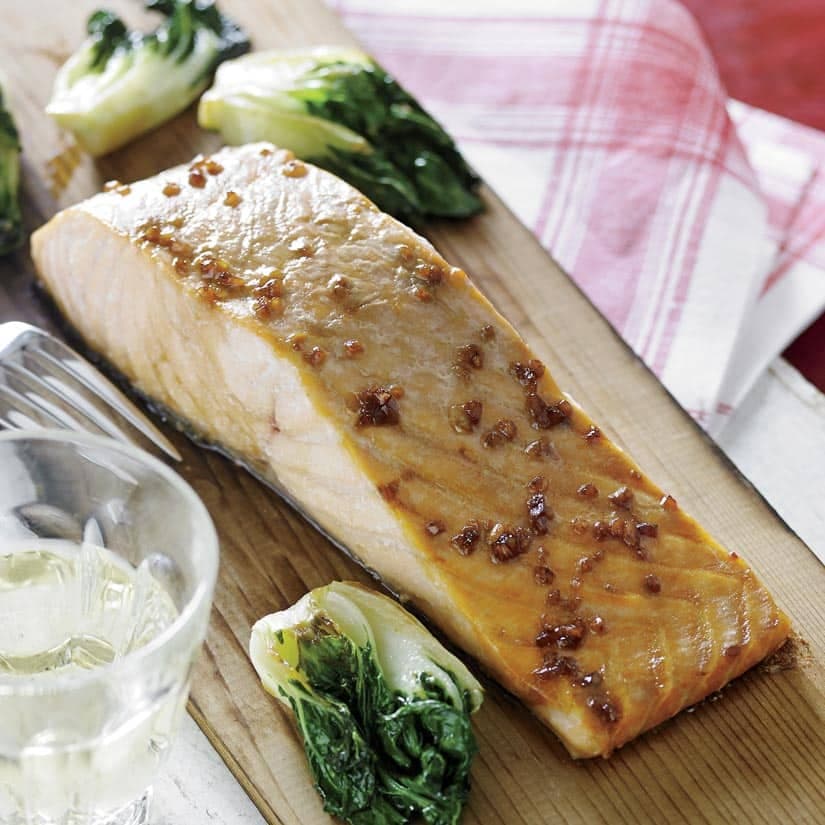 Filet de saumon à l’asiatique et bok choy sautés