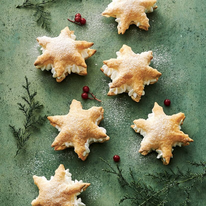 Minifeuilletés à la crème en flocons de neige