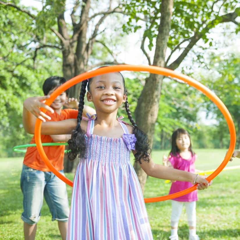 10 jeux de plein air à faire en famille cet été