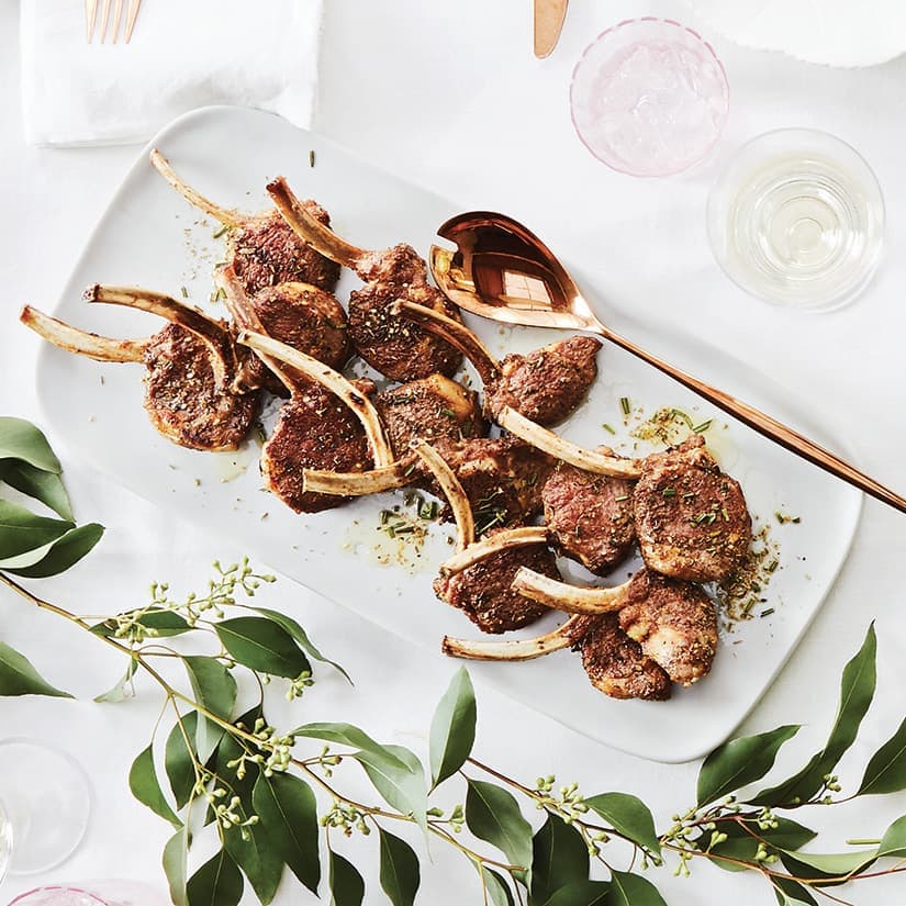 Côtelettes d'agneau grillées, romarin et zaatar