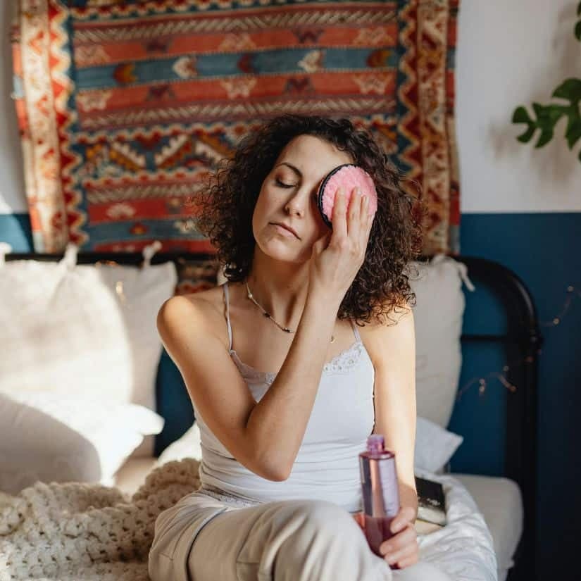 Habitude beauté dangereuse pour les yeux