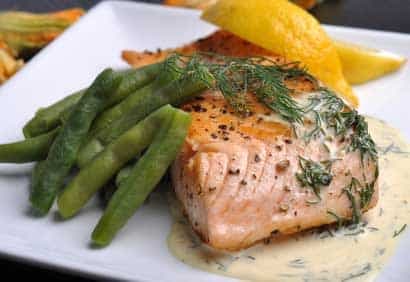 Saumon à l'aneth et au citron sur lit de riz