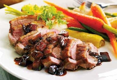Poitrines de canard, légumes et sauce pomme-porto