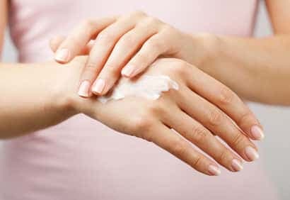 4 astuces pour des mains douces et hydratées