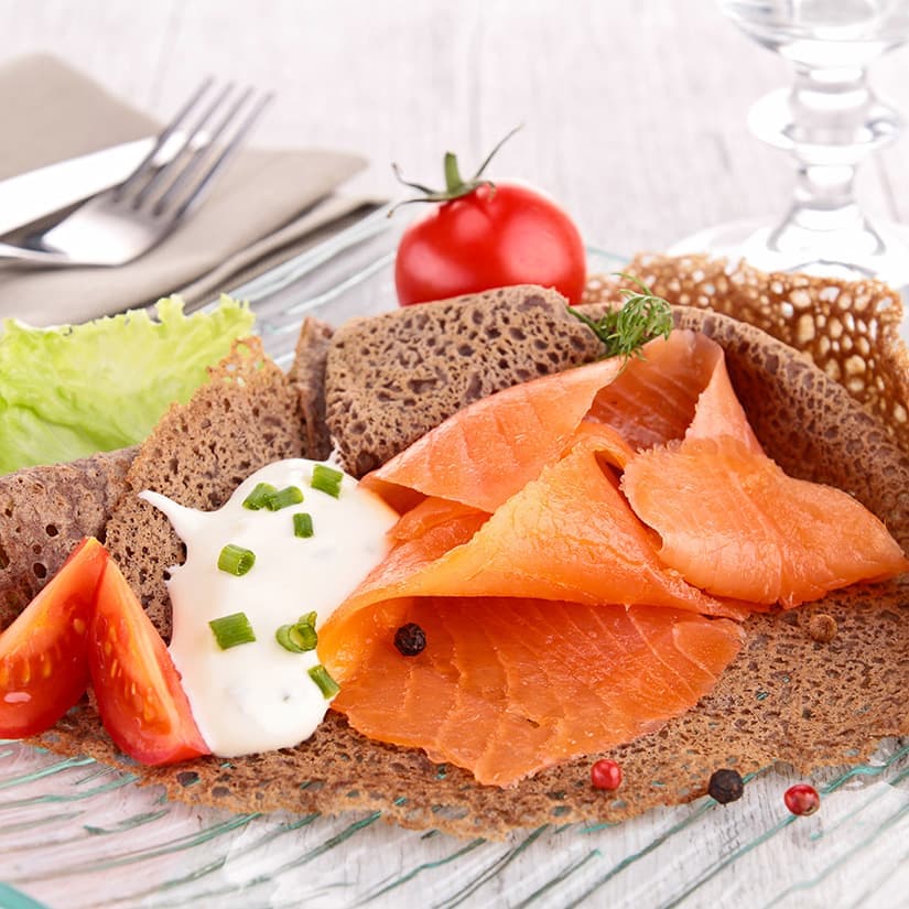 Crêpes sarrasin-ciboulette, garniture saumon fumé