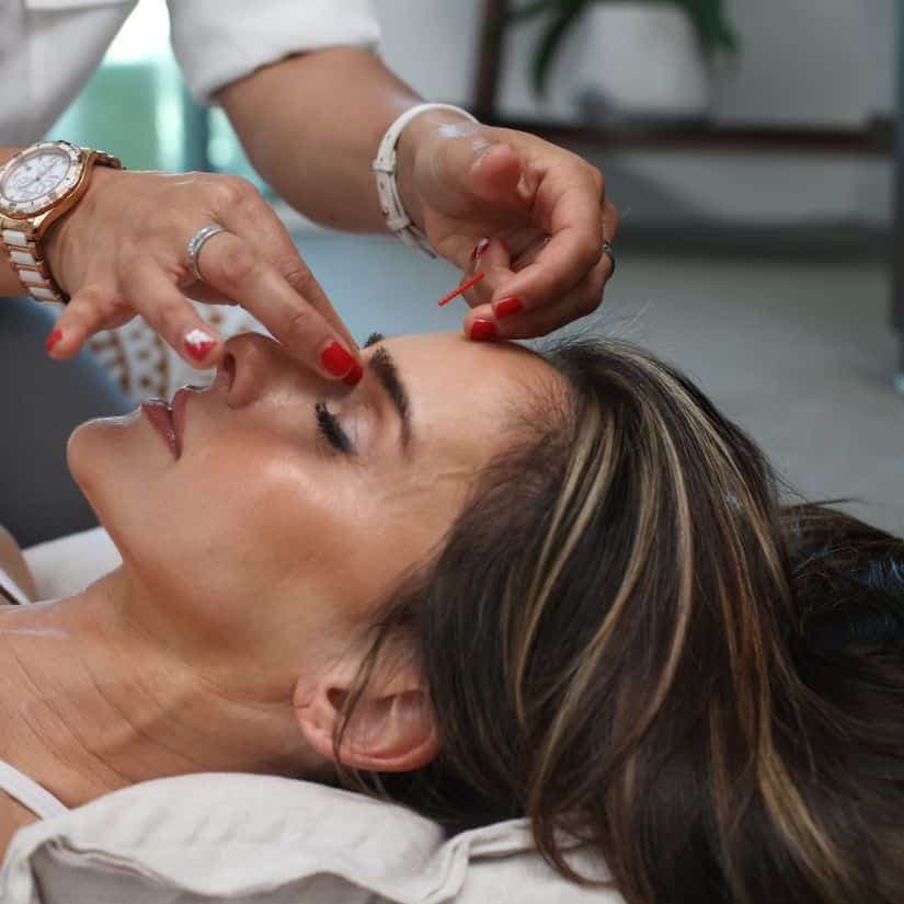 Peau éclatante après 40 : 5 erreurs à éviter