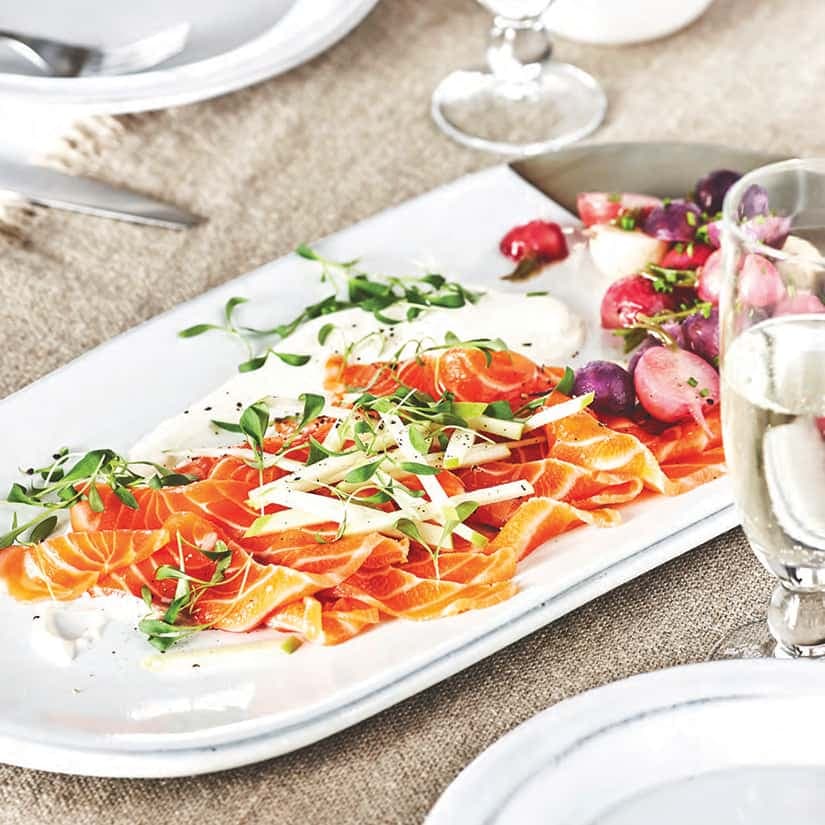 Saumon mariné, crème citronnée et radis glacés