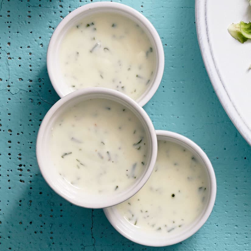 Sauce au babeurre et à l'aneth