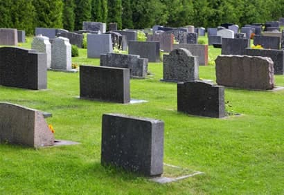 Les cimetières du Québec ont-ils assez de places ?